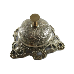 Campana de Escritorio de Latón Antiguo, Campana de Mesa Decorativa Vintage con Diseño Floral Grabado, Campana de Servicio para Recepción de Hotel - Product Image 4