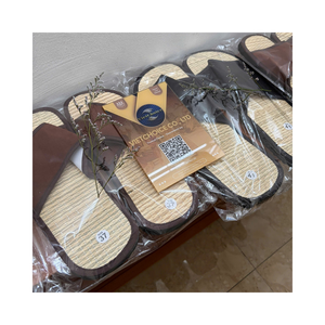 Pantuflas Ecológicas de Fibra de Coco Natural para Interiores y Exteriores, Diseño Casual para Uso en el Hogar y Hoteles - Product Image 1