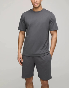 Ensemble court personnalisé pour homme avec logo, t-shirt et short en coton respirant, ensemble assorti léger pour l'été - Product Image 5