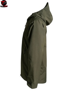 Chaqueta Impermeable Verde Oliva Premium para Exteriores con Capucha Ajustable, Cierre Frontal Completo y Dos Bolsillos Laterales Seguros, Chaqueta de Caza - Product Image 2
