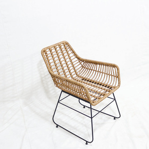 Fauteuil d'extérieur en osier au design moderne pour café - Chaise de bistrot résistante aux intempéries - Product Image 2