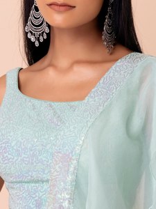 Rivaayat House Lehenga Choli de terciopelo verde menta con bordado de lentejuelas y soporte alto para mujer, ropa étnica tradicional india para bodas y fiestas - Product Image 3