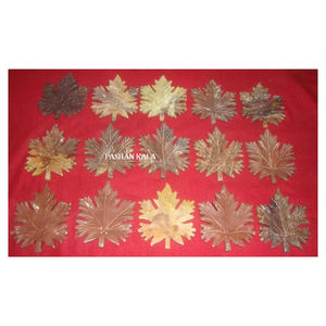 Porte-encens en pierre de savon naturelle en forme de feuille, sculpté à la main, avec des motifs floraux anciens, pour la décoration de la maison - Product Image 4