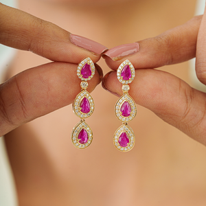 Pendientes Colgantes con Diseño Exquisito en Oro Amarillo K14 Sólido, con Rubí 100% Genuino y Halo de Diamantes en Forma de Lágrima, Joyería para Bodas - Product Image 4