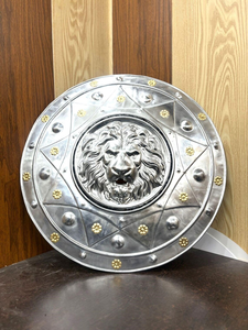 Escudo Metálico con Cabeza de León Medieval, Diseño de León en Relieve Plateado Antiguo, Arte Decorativo de Pared Metálico Vintage para Decoración del Hogar - Product Image 3