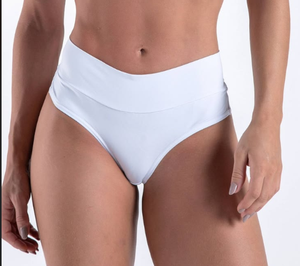 Sous-vêtements de bikini personnalisés pour femmes, prix de gros, fabrication OEM au Bangladesh, respirants, anti-plis, anti-boulochage, antibactériens, sans couture - Product Image 4