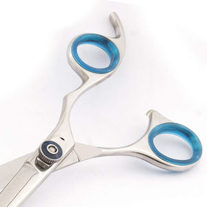 Tijeras Profesionales para Cortar Cabello KAAMIR INSTRUMENTS, Acero Inoxidable 6CR13, Hoja Afilada, para Diestros, Mango Mediano - Product Image 3