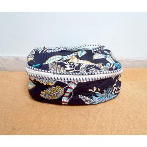 New Stylish 3-Piece with Tassel chain decoration Quilted Fabric Zipper closure Vanity Set Durable Portable Travel Organizer - Product Image 5