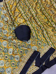 Sari indien de créateur en satin japonais avec broderie Jari, style ethnique chic, tendance pour mariage et fête, export, avec blouse exclusive - Product Image 2