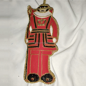 Magnifique Ornement de Noël Soldat Britannique de Garde Royale Fait Main, Décoration Suspendue pour Arbre de Noël, Cadeau - Product Image 1