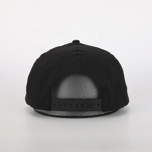 หมวกแก๊ป LIVERMORE BARBER SHOP แบบ Snapback 5 แผง ปรับขนาดได้ สีดำ โพลีเอสเตอร์ สำหรับทุกเพศ ระบายอากาศได้ดี กันน้ำ ผ้าแคนวาส สไตล์สตรีทสำหรับกิจกรรมกลางแจ้ง - Product Image 4
