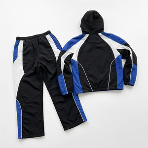 Ensemble décontracté deux pièces personnalisé avec veste coupe-vent en nylon à capuche et fermeture éclair, et pantalon de survêtement léger avec design patchwork - Product Image 3