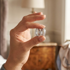 Pendientes de Aro de Oro Blanco de 14K con Diamantes Naturales de Corte Redondo de 1.00 TCW | Joyería Fina de Lujo con Tres Hileras de Diamantes, Colección Nupcial para Mujer - Product Image 1