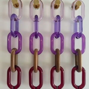 Decoración de Pared Moderna de Resina Acrílica con Eslabones de Cadena Pintados a Mano con Tema de Amor, Ecológica, Color Personalizado - Product Image 1