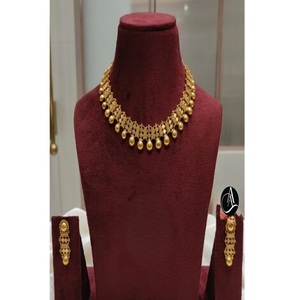 Ensemble collier et boucles d'oreilles en moissanite plaqué or de qualité supérieure, style Rajwadhi, pour collection de mariage. - Product Image 1