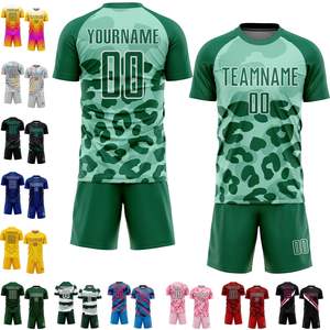 Uniforme de football professionnel à séchage rapide avec logo personnalisé, vêtements de sport, uniforme de football 100% polyester - Product Image 2