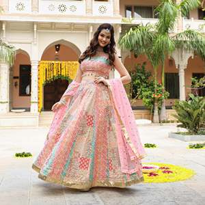 Lehenga en mousseline de coton style bohème Jasmine, taille XS, coupe ajustée, avec détails patchwork et motif Leheriya, idéal pour les mariages - Product Image 4