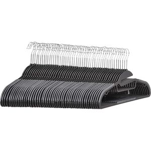 Appendiabiti in plastica grigia leggeri e antiscivolo, resistenti e salvaspazio con barra orizzontale in gomma, confezione da 50 - Product Image 1