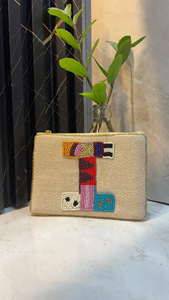 Pochette perlée avec détails décoratifs, fermeture éclair sécurisée, sac à main compact pour femme, idéal pour le quotidien, les voyages et les événements - Product Image 6