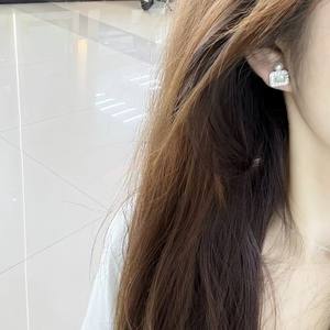 Boucles d'oreilles clous en or 14 carats Zhuji, incrustation de perles d'eau douce et de coquillages, clous carrés en sucre avec perle Mantou, design simple et tendance - Product Image 4