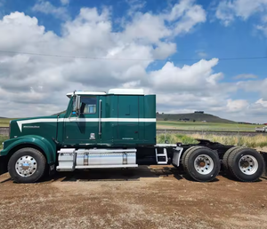 Fully Loaded 2019 2021 For-WesternS Star 4900 Used Sleeper Semi Truck / Flat Top Sleeper Truck for Fast Delivery - Product Image 2