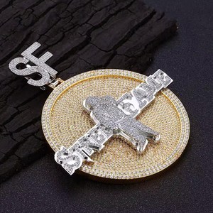 Pendentif en argent 925 plaqué rhodium avec diamant et lettre TM encadrée de rouge, style hip-hop, breloque thématique pour homme - Product Image 2