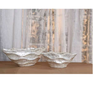 Vente directe d'usine de pots de fleurs décoratifs en fibre de verre de style moderne minimaliste en forme de vague - Product Image 1