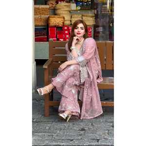 ชุดสูทแฟนซีผู้หญิงที่มีงานปักลำดับหนักรวมถึงเสื้อ plazo dupatta - Product Image 1