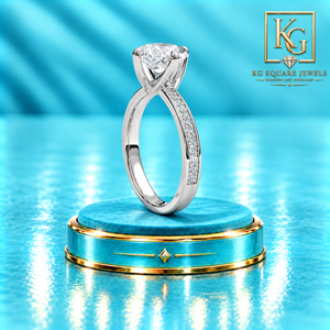 Anillo de compromiso solitario moderno con diamante de laboratorio talla cojín en oro blanco de 14 quilates para mujer con elegante engaste incrustado - Product Image 2