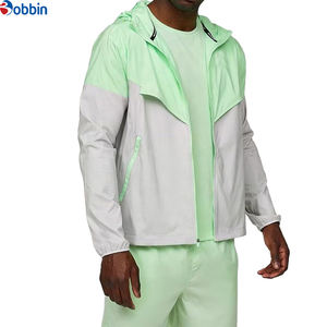 ชุดแจ็คเก็ตและกางเกงขาสั้นผ้าโพลีเอสเตอร์ไนลอนแบบสบายๆ สำหรับผู้ชาย ชุดออกกำลังกายแบบมีแถบสีตัดกัน ชุดกันลมแบบสั้นสำหรับผู้ชาย - Product Image 4