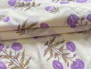 Tela de Algodón Estampada a Mano con Diseño Floral Blanco y Morado, Estilo Jaipur Sanganeri, Material Suave para Vestidos, Textil para Prendas de Vestir, Venta al Por Mayor - Product Image 2