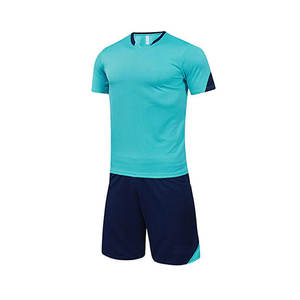 Tenue de football personnalisable pour hommes – Ensemble sportif respirant à séchage rapide de haute qualité pour jeunes, col en V, toutes tailles, service OEM avec logo d'équipe - Product Image 1