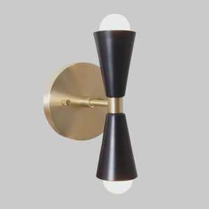 Applique murale moderne en laiton noir, abat-jour géométrique, design mi-siècle, luminaire d'intérieur pour chambre à coucher - Product Image 2