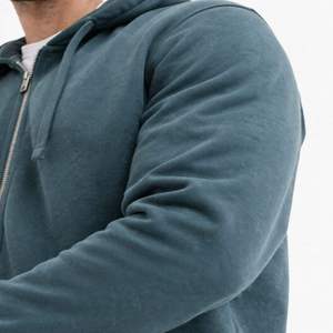 Sweat à capuche en coton oversize pour hommes, avec épaules tombantes et style streetwear ton sur ton, pour les détaillants américains - Product Image 4
