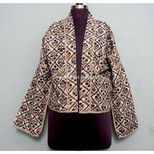 Veste en coton kantha pour femme, dernier design, imprimée, en coton doux, courte, pour l'hiver, tricotée. - Product Image 1