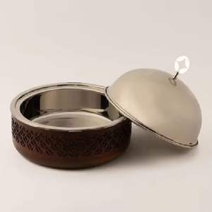 หม้อตุ๋นสแตนเลสและไม้หุ้มฉนวนอย่างดี พร้อมฝาโดม ตกแต่งสวยงาม ใช้เสิร์ฟอาหารร้อน - Product Image 1