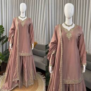 Conjunto Sharara de Diseñador VASTRA COTTAGE con Kurti con Bordado de Hilo y Dupatta a Juego, Traje Étnico para Fiestas y Bodas - Product Image 3