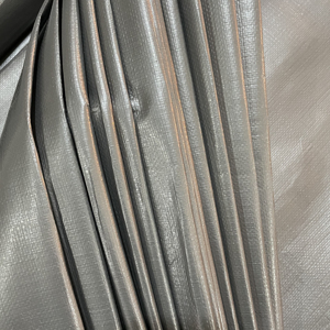 Bâches en PE argentées, haute résistance, grande capacité, résistantes aux UV, couleurs et dimensions personnalisées pour des couvertures de cargaison extérieures fiables - Product Image 1