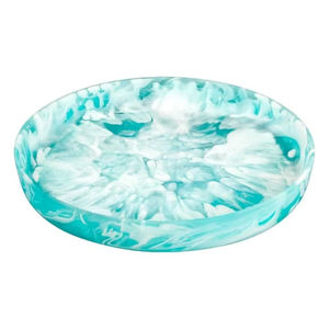 Plateau de service unique en résine pour servir des rafraîchissements, offrant un design durable et un attrait décoratif saisissant - Product Image 1