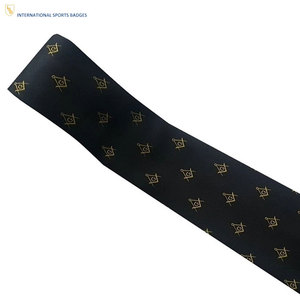 Cravate de la collection de luxe pour la franc-maçonnerie, confectionnée avec soin à partir de tissu de qualité supérieure, détails élégants et aspect raffiné - Product Image 2