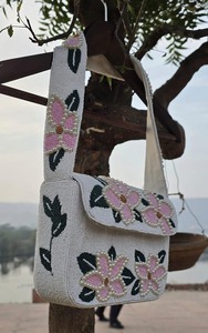 Bolso de mano de cuentas hecho a mano de moda para mujer, bolso de noche de diseñador, venta al por mayor con MOQ bajo - Product Image 2