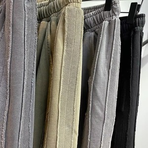 Shorts en molleton French Terry surdimensionnés, effet délavé, 450 GSM, 100% coton, pré-rétréci, teint en pièce, pour un style urbain haut de gamme - Product Image 5