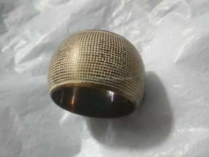 Ronds de serviette en laiton faits à la main décoration de table porte-serviettes en métal avec patine gravée pour restaurants et hôtels - Product Image 4