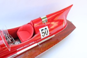 Modèle de bateau rapide italien en bois FER.RA.RI HYDROPLANE, finition polie et peinte, fait main, taille personnalisée, autoportant, style moderne et sportif - Product Image 4