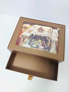 Boîtes artisanales sur mesure, estampage et gaufrage faits à la main, papier duplex recyclable, boîtes rigides de style Raphe pour emballages cadeaux - Product Image 4