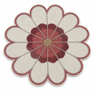 แผ่นรองจานลายดอกไม้สีชมพูอมเทาประดับด้วยลูกปัดแก้วสีงาช้างและลายทอง |   แผ่นรองโต๊ะทันสมัย ทนความร้อน เป็นมิตรกับสิ่งแวดล้อม ใช้งานได้ยาวนาน เพิ่มความหรูหรา - Product Image 1