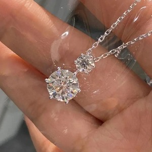 Collier élégant en argent sterling 925 avec pendentif rond en moissanite de 3,0 carats et chaîne à maillons, pour femme, à porter au quotidien - Product Image 4