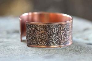 Pulsera de Cobre Hecha a Mano para Hombre y Mujer – Ajustable, Energía Curativa, Joyería de Estilo Vintage, Regalo para Él y Ella - Product Image 2