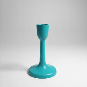 Porte-bougie en métal vert turquoise vibrant, avec une silhouette moderne en forme de filier et une base large et arrondie, pour une décoration de table moderne. - Product Image 2