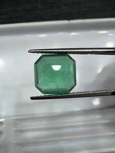 Émeraude zambienne sans huile 5,27 carats 11,75*11,30*5,28 mm certifiée IGI pour usage en joaillerie - Product Image 4